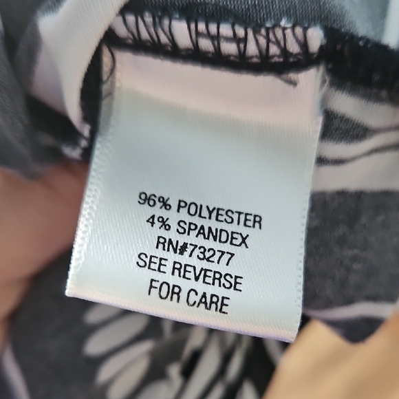 Croft & Barrow Black and White Floral Dress - Picture 9 of 9